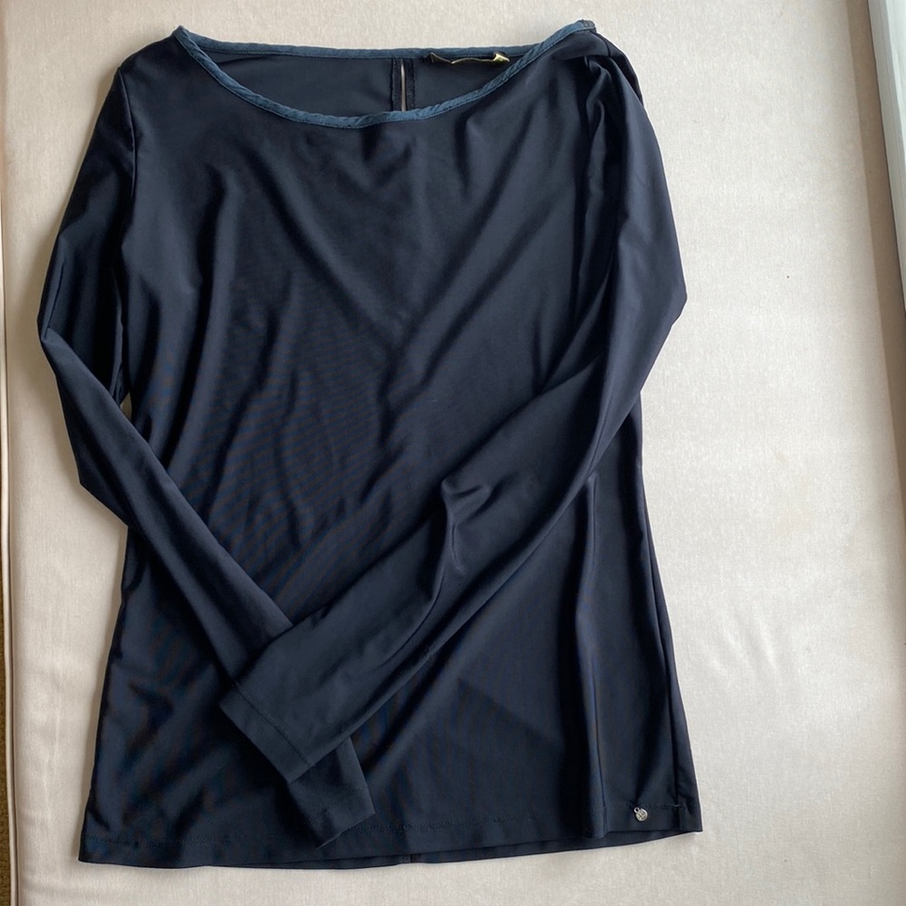 Black Long Sleeve with Keyhole back detail